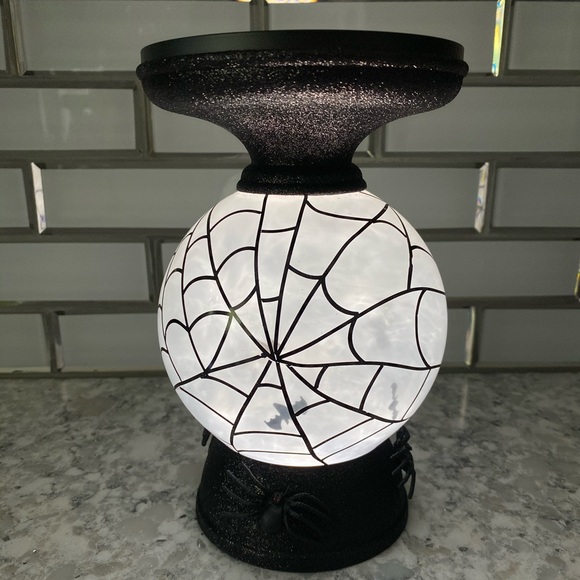 Bath and body works Halloween - Picture 2 of 8